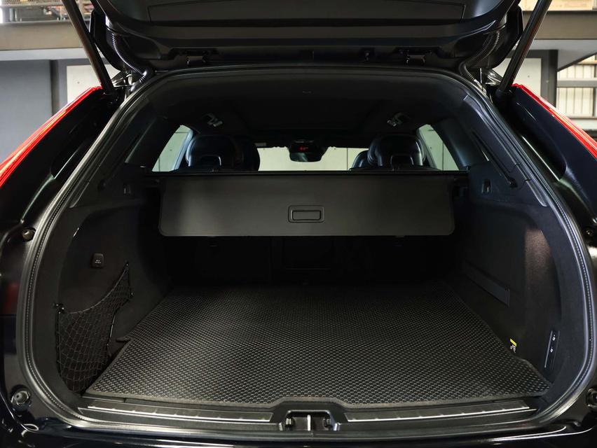 2018 Volvo XC60 2.0 (ปี 17-26) T8 R-Design AWD SUV AT B871 รูปที่ 18