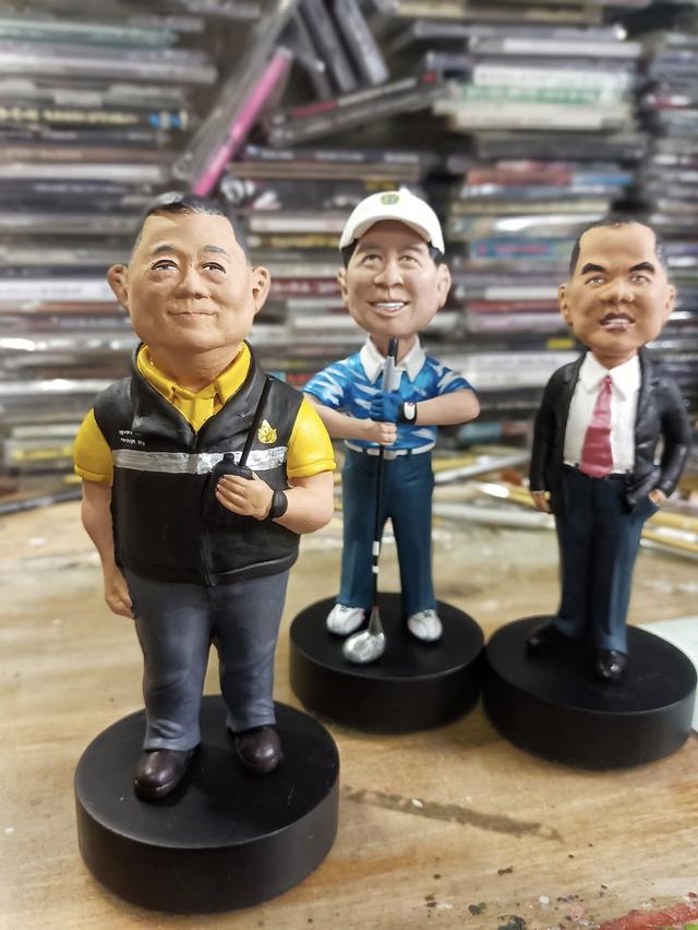 ของขวัญวันเกษียณ ที่ประทับใจทั้งผู้ให้และผู้รับตุ๊กตาแฮนด์เมด Handmade dolls & ตุ๊กตาโมเดล Model