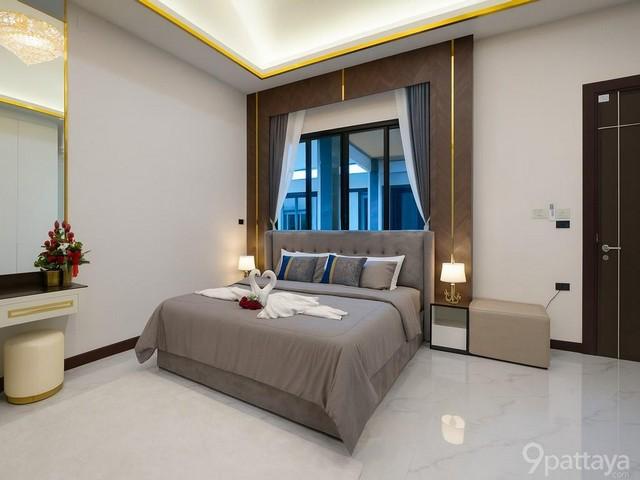 ขายพูลวิลล่า Modern Luxury โซนโป่ง พัทยา ติดธรรมชาติ ที่ดิน 100 ตร.วา พร้อมสระว่ายน้ำระบบเกลือ แถมเฟอร์นิเจอร์บิวท์อินทั้งหลัง 9