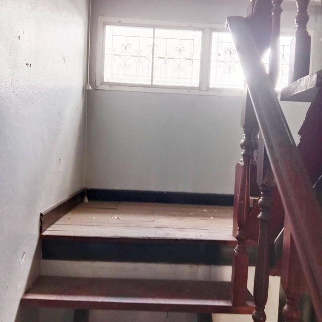 ขายทาวเฮ้าส์ 2 ชั้น ลาดพร้าว44 ห้วยขวาง กทม. ปากซอยเป็นสถานีรถไฟฟ้า สถานีภาวนา  7