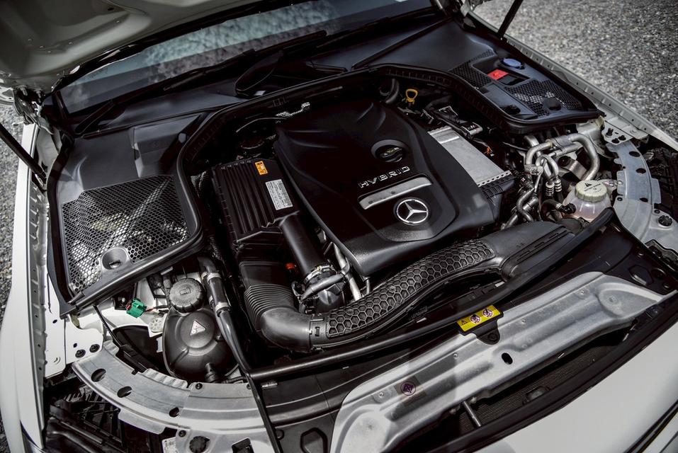 Mercedes-Benz C350e 2.0 Avantgarde AT 2017 16