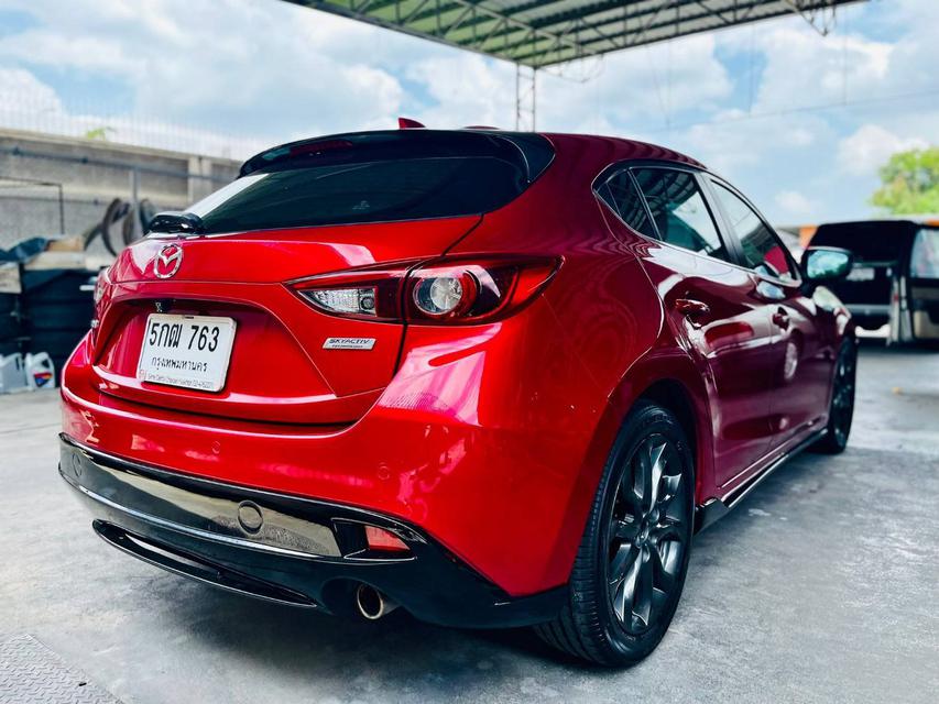 2016 Mazda 3  2.0 S SPORT สีแดง เกียร์ออโต้ 4