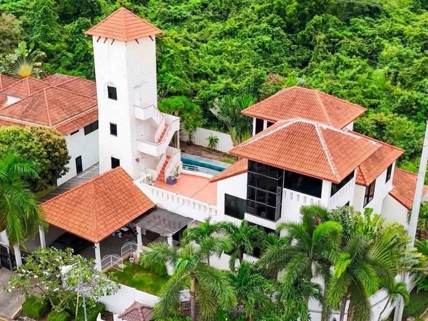 For Rent / For Sale — Large Pool Villa at Paradise Villa 1, East PattayaSpacious pool villa for rent or sale at Paradise Villa 1, located 1