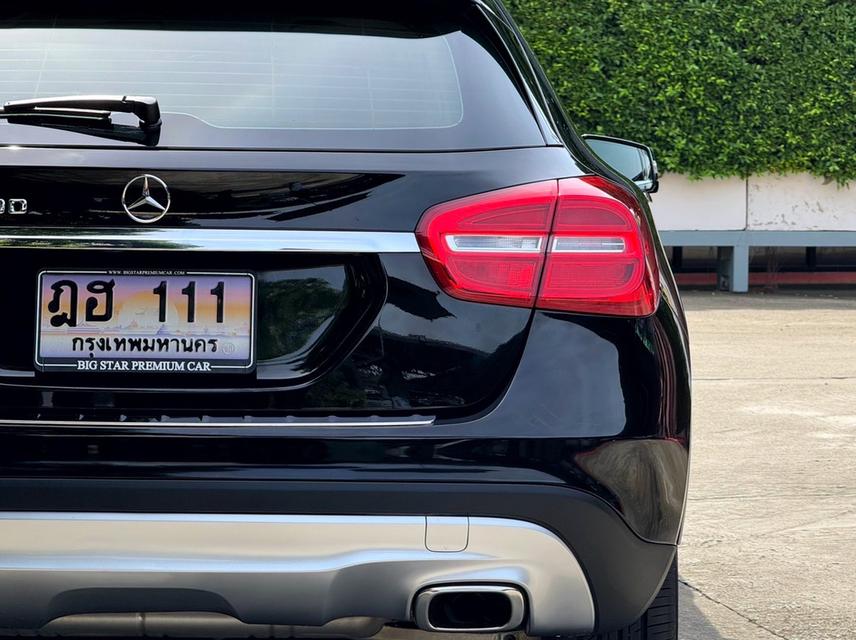 2016 BENZ GLA 200 รถมือเดียวออกป้ายแดง วิ่งน้อยเพียง 80,000 กม รถเข้าศูนย์ตรงระยะ ไม่มีอุบัติเหตุครับ 9
