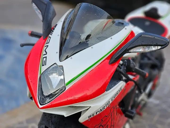 รถบ้านราคาเบาๆ MV Agusta F3 4