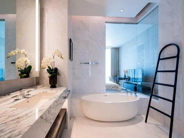 Four Seasons Private Residences Condo for RENT, near BTS Saphan Taksin 6