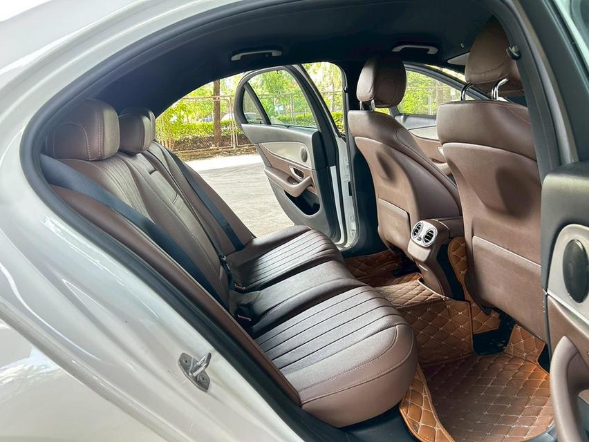 Mercedes-Benz E350e 2.0 Avantgarde W213 AT ปี 2017 16