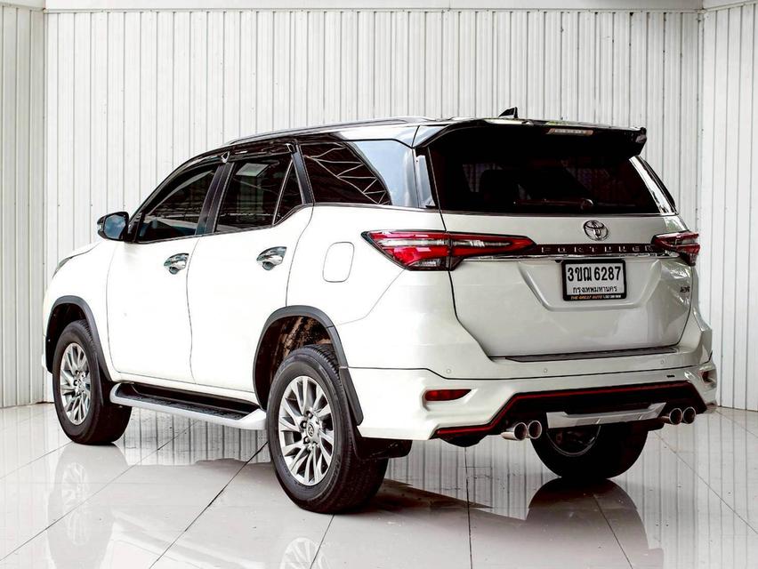 TOYOTA FORTUNER 2.4 V 4WD LEADER ปี 2022 โฉม ปี15-ปัจจุบัน เครื่องดีเซล เกียร์ Auto สีขาว 7 ที่นั่ง ไมล์แท้เพียง 54,829 km. 8