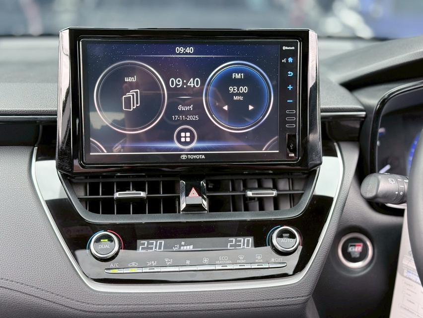 ปี 2023 TOYOTA COROLLA CROSS, 1.8 HYBRID GR SPORT สีขาว ตัวท็อปสุดหลังคาซันรูฟ 18