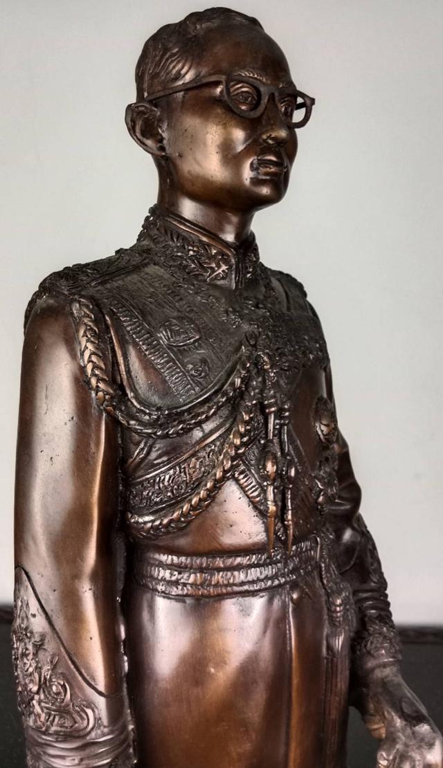 328.พระบรมรูปหล่อในหลวงรัชกาลที่9 พระบาทสมเด็จพระปรมินทรมหาภูมิพลอดุลยเดช(รมดำ) รูปที่ 9