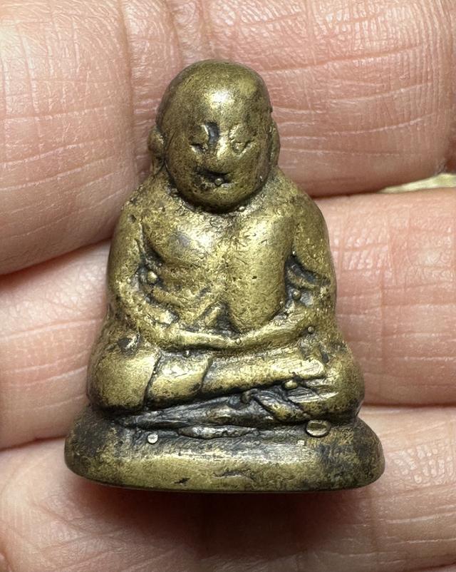 รูปหล่อล.พ.เงิน พิมพ์ขี้ตาสามชาย พระผ่านการบูชา พร้อมกรอบ 7