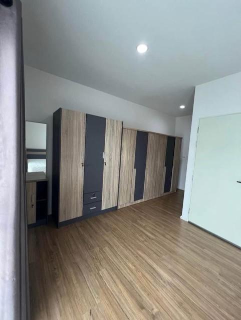 ให้เช่าทาวน์โฮม 3 ชั้น หมู่บ้านกลางเมือง รามอินทรา พร้อมเฟอร์นิเจอร์ ทำเลใกล้แฟชั่นไอซ์แลนด์ รถไฟฟ้า และ จุดขึ้น-ลงทางด่วน ที่จอดรถ 2 คัน 5