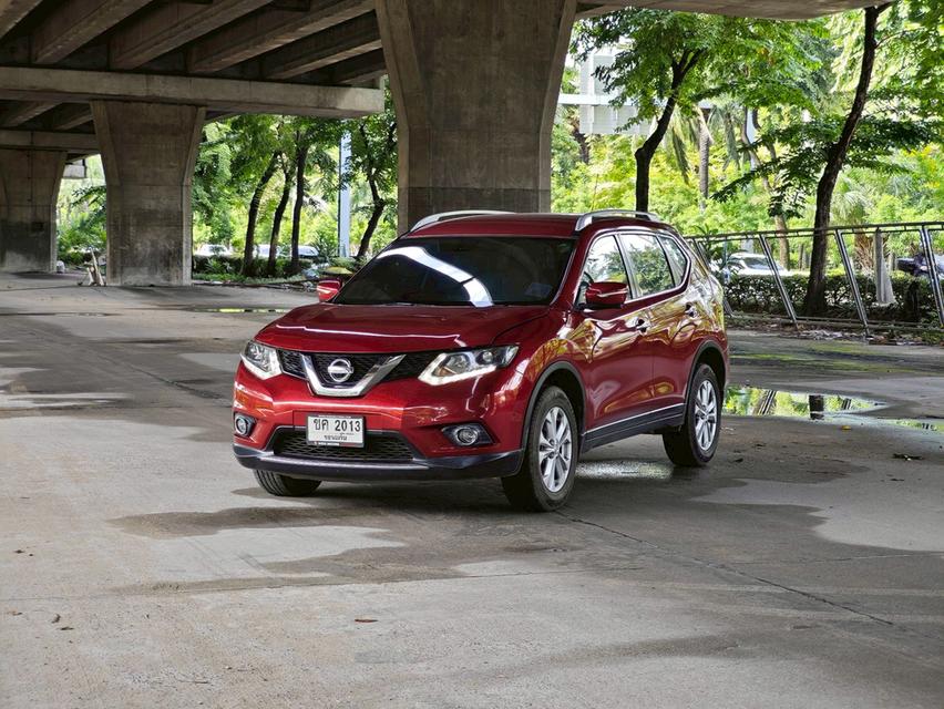 ขายรถ nissan X-Trail 2.0V 4WD ปี 2015 สีแดง เกียร์ออโต้