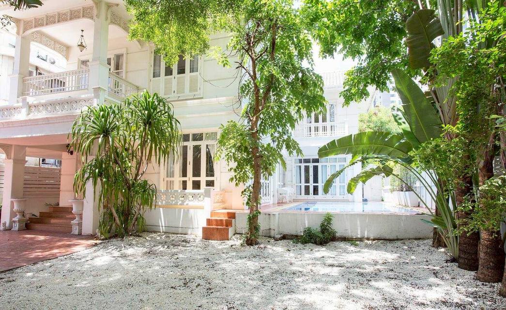 ขายบ้านเดี่ยว 2 ชั้น พร้อมที่ดิน ขนาด 133.7 ตรว. สุขุมวิท 33 ตรงข้ามห้างเอ็มสเฟียร์ ใจกลางสุขุมวิท ใกล้ BTS พร้อมพงษ์ และ EmDistrict 2