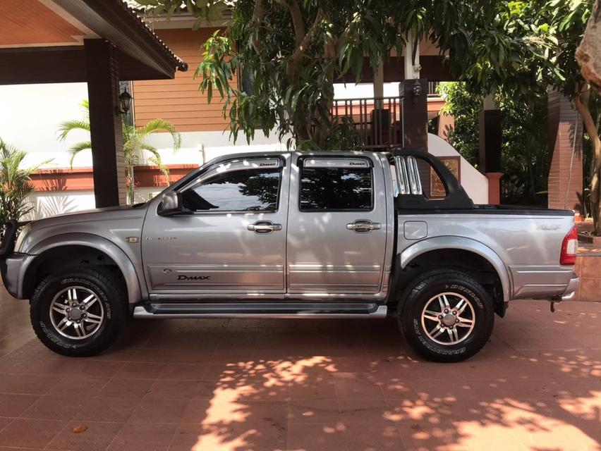 รถยนต์ ISUZU 3.0 Hi-Lander 4 ประตู