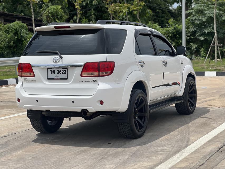 TOYOTA FORTUNER 2