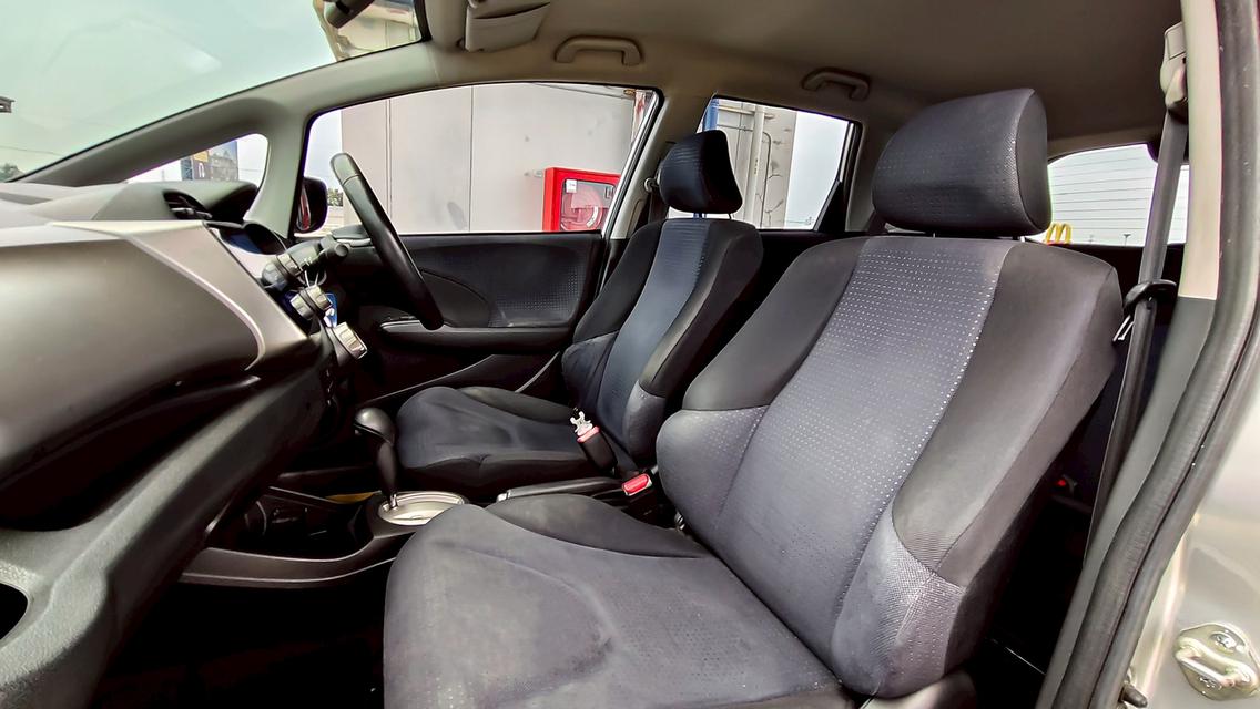 Honda jazz 1.5  9