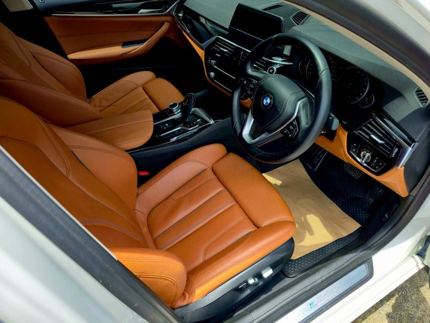 รหัสรถ BAC9365 BMW SERIES 5 530e 2.0 ELITE G30 ปี 2019 จดทะเบียนปี 2021 8