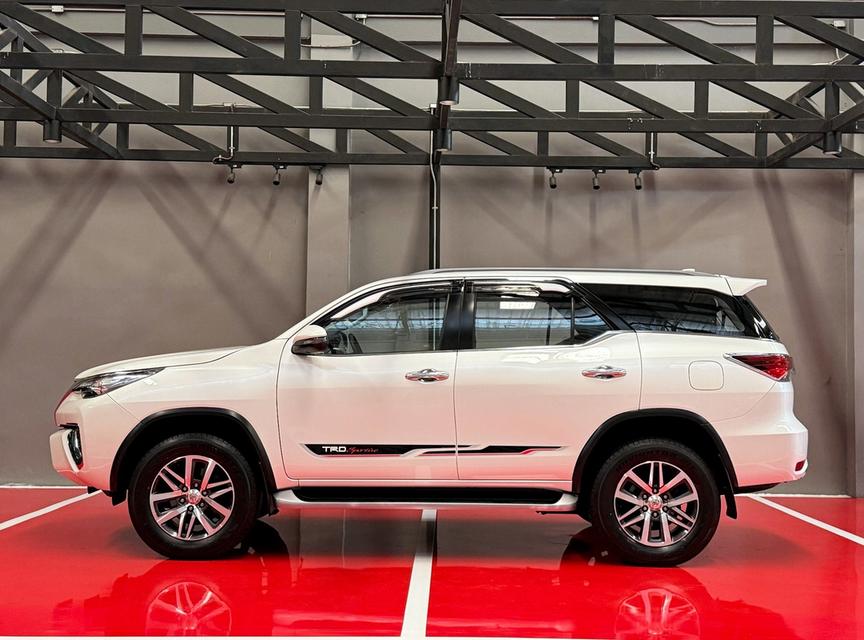 2020 TOYOTA FORTUNER 2.4V รถมือเดียวออกป้ายแดง รถวิ่งน้อย ประวัติศูนย์ครบ ไม่เคยมีอุบัติเหตุครับ
