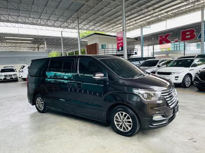 รีบขาย HYUNDAI H-1 4