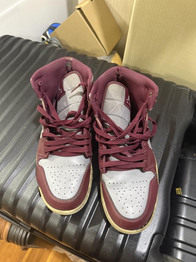 Nike Air Jordan Mid Red grey