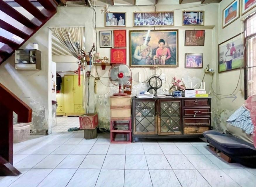 ขายด่วน บ้านเดี่ยว 1 หลัง + ห้องเช่า 6 ห้อง เหมาะทั้งอยู่อาศัยและลงทุน สร้างรายได้ทันที บนที่ดินขนาดใหญ่ 6