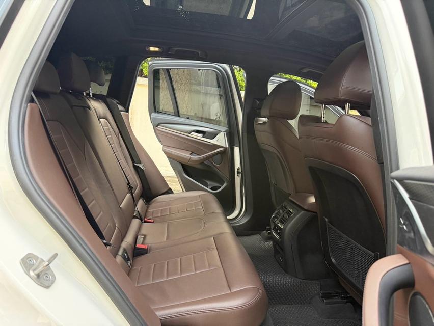 (แจ้งรหัสรถ AP9870) BMW X3 xDrive20d M Sport Lci ปี 22 สีขาว รูปที่ 15