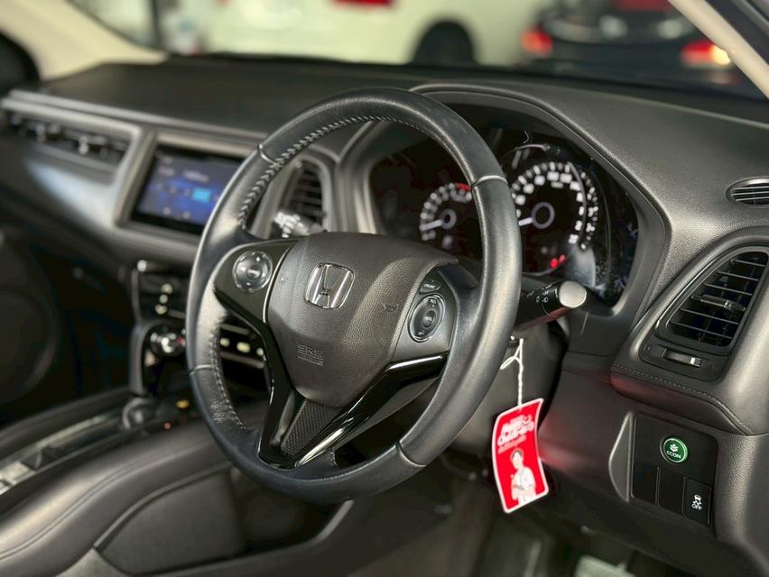 Honda HRV 1.8E ปี19 12