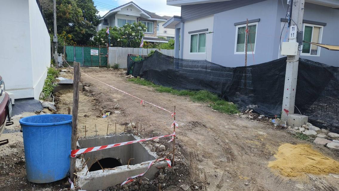 ขายด่วน ที่ดินพร้อมโรงจอดรถ ขนาด 100 ตร.ว. ซอยจอมทอง 3 กรุงเทพฯ 11