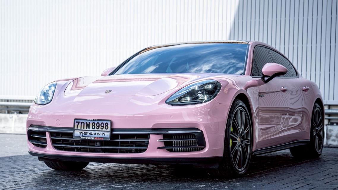 Porsche Panamera 4 E-Hybrid Executive 2018 สีขาว Wrap กันรอยสีชมพู