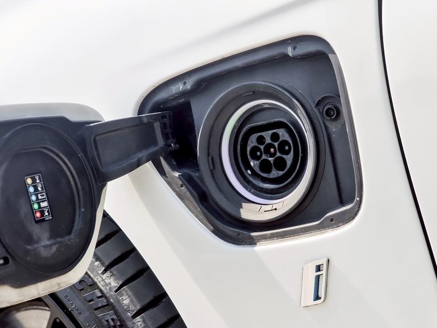 รหัสรถ CBLX6516 ✨ BMW 330e 2.0 Sport F30 Plug-in Hybrid ปี 2018 (จดปี 2019) รูปที่ 8