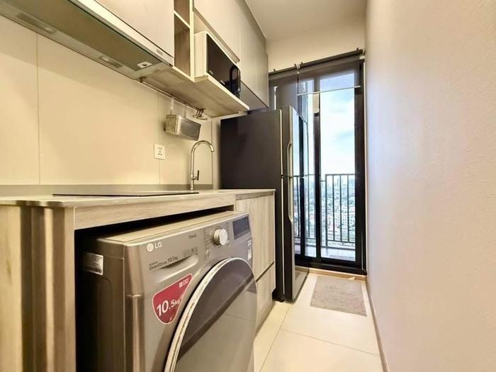 เช่าถูก 13,500 บาท ** รหัส 180198 ** 1 นอน 27 ตร.ม ** The Privacy Taopoon Interchange ** ติดรถไฟฟ้า เตาปูน / บางซื่อ ** 088-398-3835 MR.BOAT 14