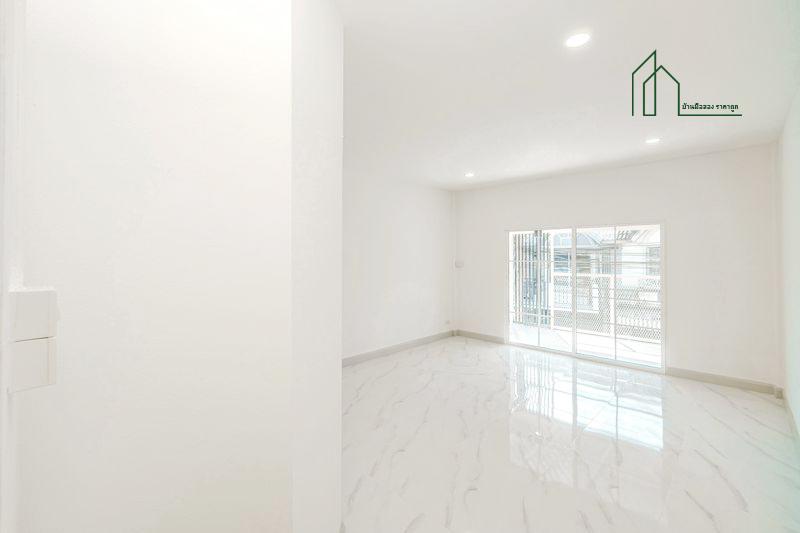 ทาวน์เฮ้าส์หมู่บ้านมนวดี วัดลาดปลาดุก รีโนเวทพร้อมอยู่ 13