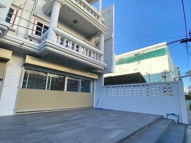 PB5406 ให้เช่าทาวน์โฮม 3 ชั้น 3 ห้องนอน ซอยประชาราษฎร์บำเพ็ญ ใกล้ MRT ห้วยขวาง 700 เมตร