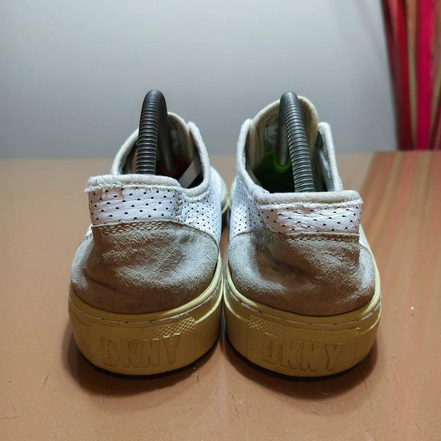 DKNYMen’s Leather Cut-out 53190402 SneakersSize. US 9 /27 cm🔥 Price : 650฿ รูปย่อยที่ 2