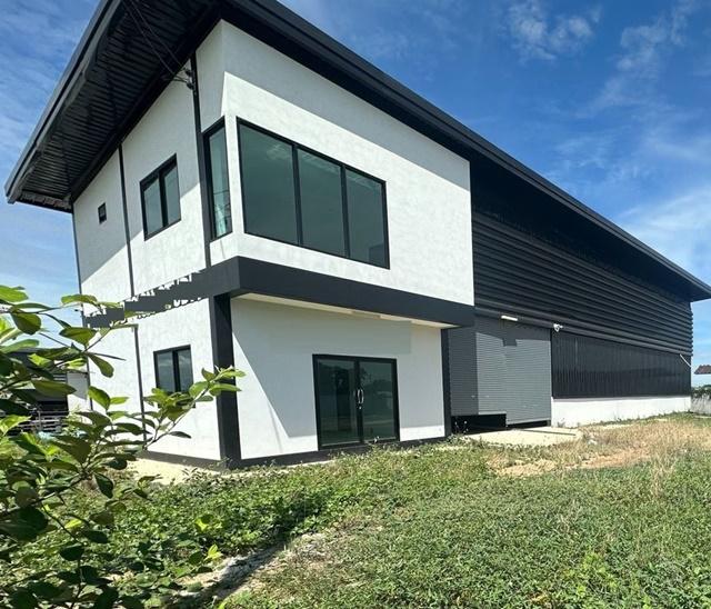 สภาพใหม่ ลาดหลุมแก้ว ปทุมธานี ถ.ปทุมธานี-บางเลน ให้เช่าโกดังพร้อมที่ดิน 1 ไร่ พร้อมใช้งาน โกดังขนาดใหญ่ กว้างขวาง .9 นอน 3