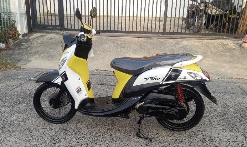 Yamaha fino สีขาว-เหลือง-ดำ  1