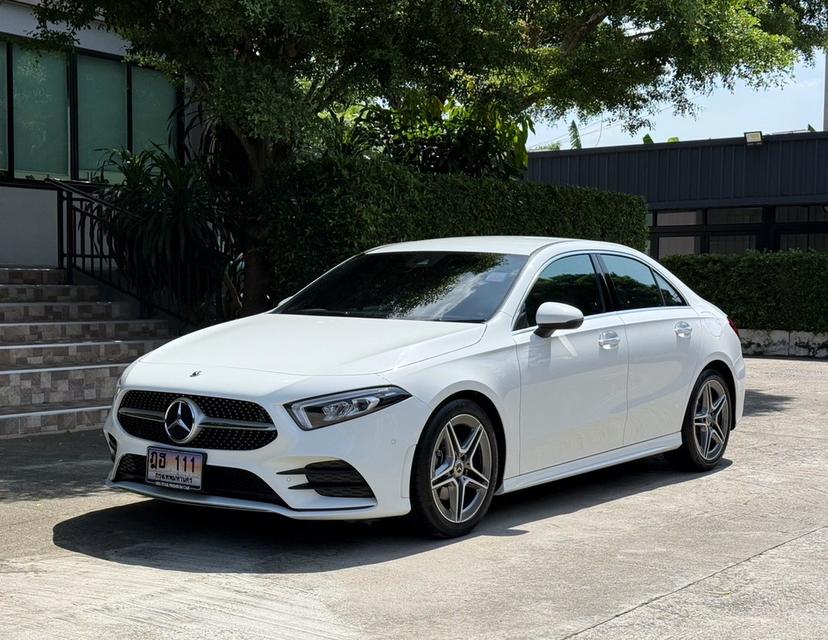 2023 BENZ A200 AMG รถมือเดียว สภาพป้ายแดง รถวิ่งน้อยเพียง 4X,XXX กม เข้าศูนย์ทุกระยะ ไม่เคยมีอุบัติเหตุครับ