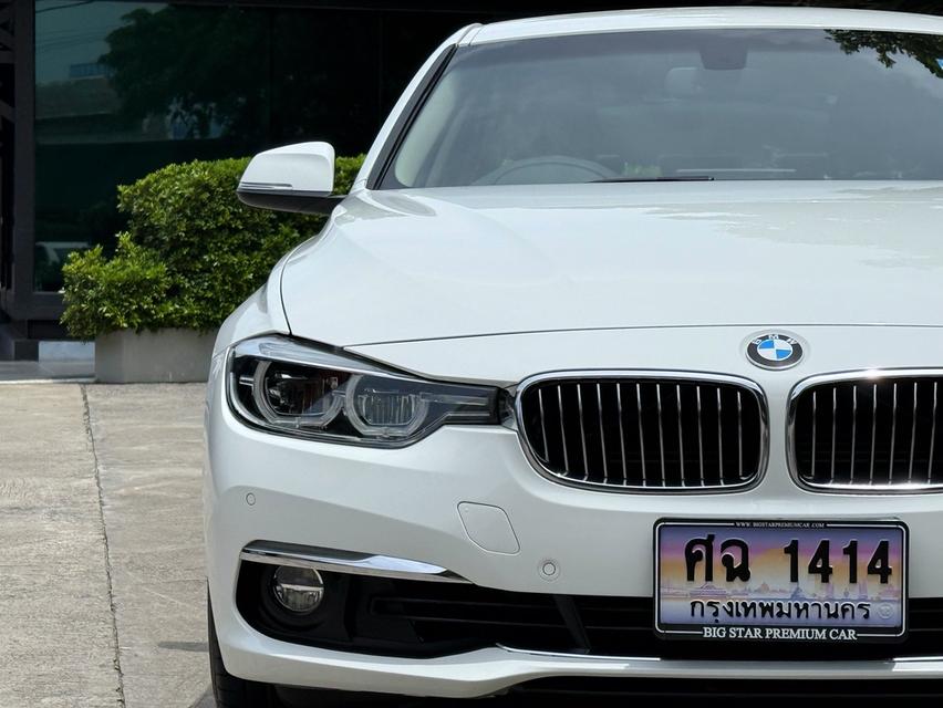 2018 BMW 330e LCI รถมือเดียวออกป้ายแดง รถวิ่งน้อยเพียง 90,000 กม ประวัติศูนย์ครบ รถไม่เคยมีอุบัติเหตุครับ 7