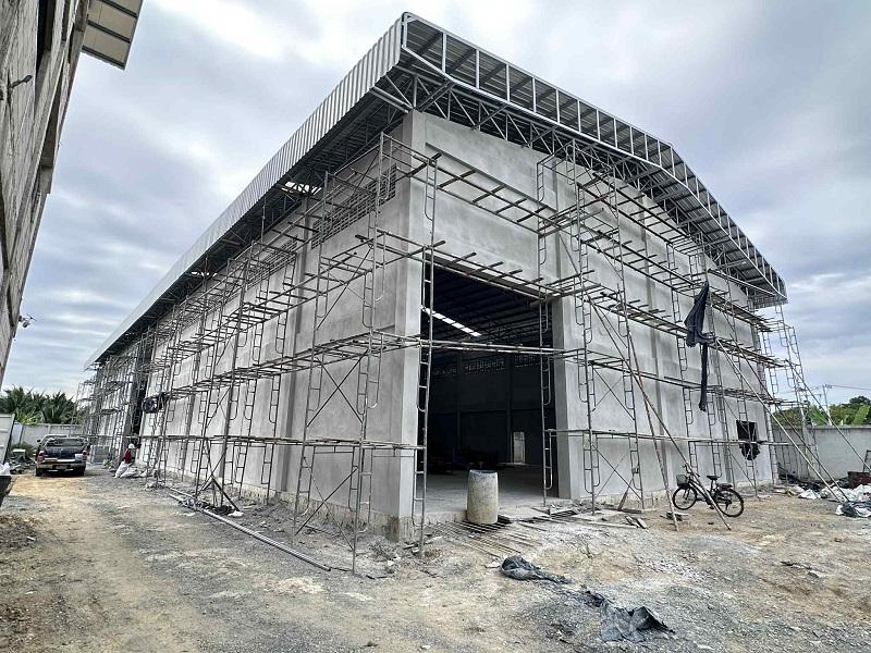 #ขาย/เช่าโกดังสาย5 ไร่ขิง สามพราน นครปฐม สร้างใหม่เสร็จต้นปี 69 โกดังบนพื้นที่ 1ไร่ 3 งาน พื้นที่ ใช้สอยรวม 1700 ตรม+ ค่าเช่า 170,000 บาท/เดือน 1