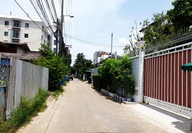 ขายที่ดิน ซอยลาดพร้าว 87 ถนนประดิษฐ์มนูธรรม เนื้อที่ 107 ตร.ว. ถมแล้ว 4
