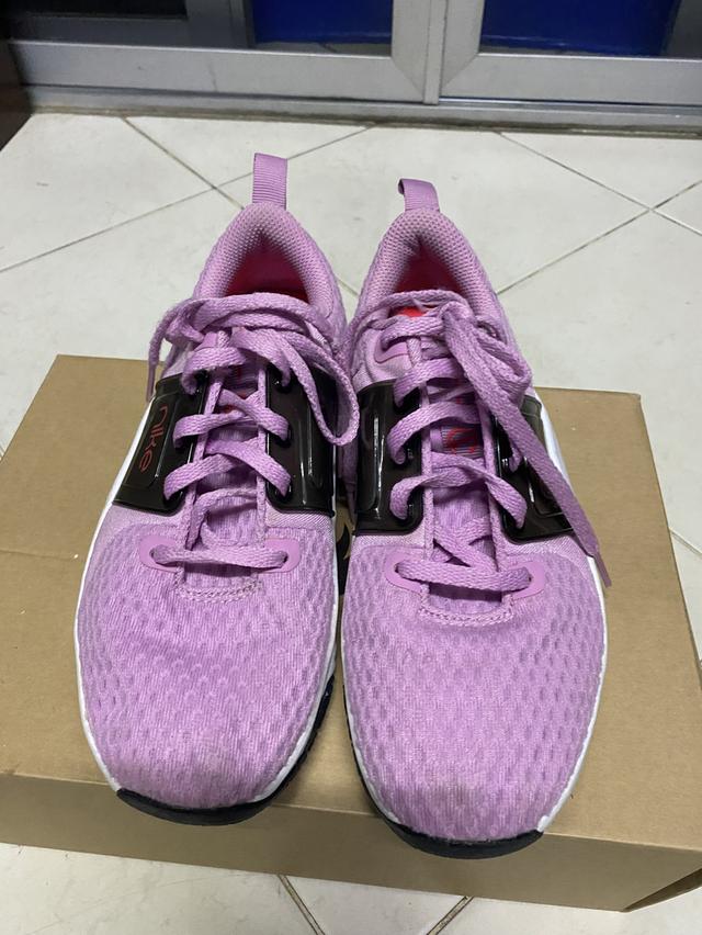 รองเท้ามือสองสภาพดี Nike and Adidas