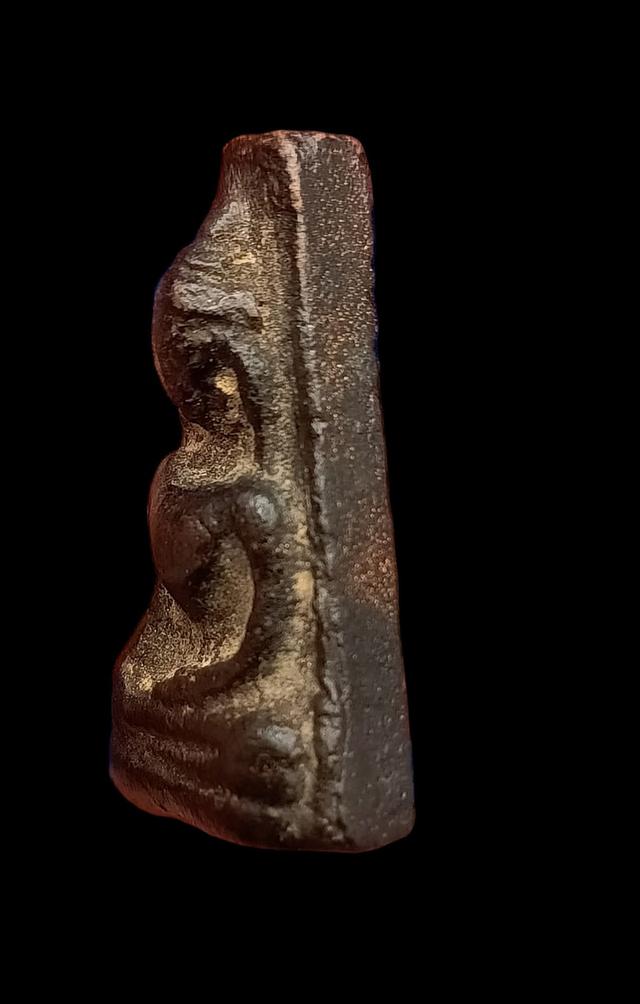 พระผงสุพรรณ หลวงพ่อมุ่ย วัดดอนไร่ จ.สุพรรณบุรี พิมพ์ใหญ่ เนื้อดำ รูปที่ 4