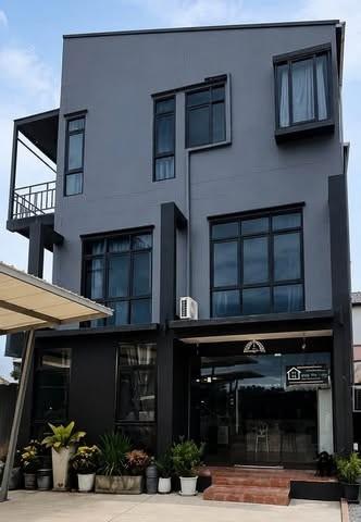 BR 1977 ให้เช่าโฮมออฟฟิศ บ้านพัก และเรือนรับรองบนที่ดิน 312 ตร.วา 8 ห้องนอน 7 ห้องน้ำ จดทะเบียนได้ บางบัวทอง นนทบุรี 1