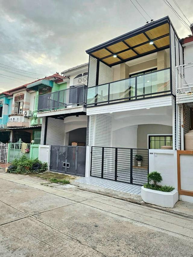 หมู่บ้านปิยวรารมย์ เฟส3 ถนนบ้านกล้วยทาวน์เฮาส์ 2 ชั้น ตกแต่งใหม่พร้อมอยู่ 3
