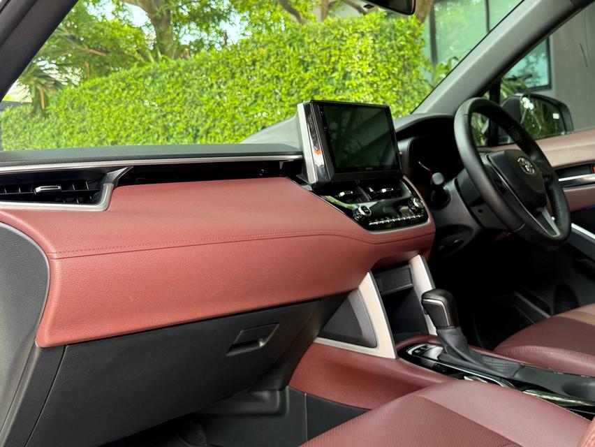 2022 Toyota CROSS HYBRID PREMIUM รถมือเดียวป้ายแดง รถวิ่งน้อย เข้าศูนย์ตามระยะ รถไม่มีอุบัติเหตุครับ รูปที่ 11