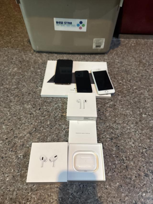 มาอีกแล้วที่ถามหากันขายAir Pod Pro ของแท้ มีกล่องใช้งานดีทุกๆฟังชั่น ขายราคา 3990 บาท  เบอติดต่อ 0946911772 นัดรับ: หลังราม สนามกีฬาราชมังคลา