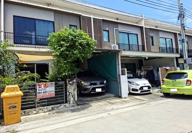 ขายทาวน์เฮ้าส์ หมู่บ้านเดอะคอนเนค สุวรรณภูมิ 3 เนื้อที่ 18.2 ตร.ว. 2 ชั้น 3 นอน 2 น้ำ 2