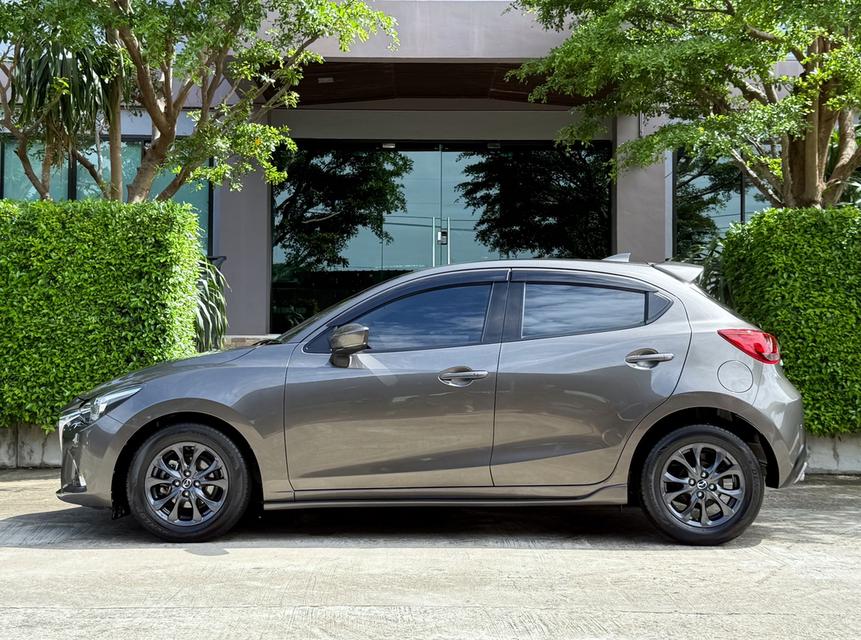 2020 MAZDA 1.3 HIGH CONNECT รถมือเดียวออกป้ายแดง รถวิ่งน้อยเพียง 7X,XXX กม เข้าศูนย์ทุกระยะ รถไม่เคยมีอุบัติเหตุครับ