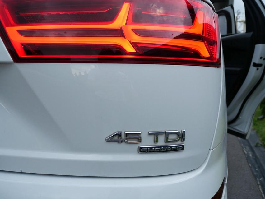 Audi Q7 45TDi Q-S Line 2019 สีขาว รูปที่ 14